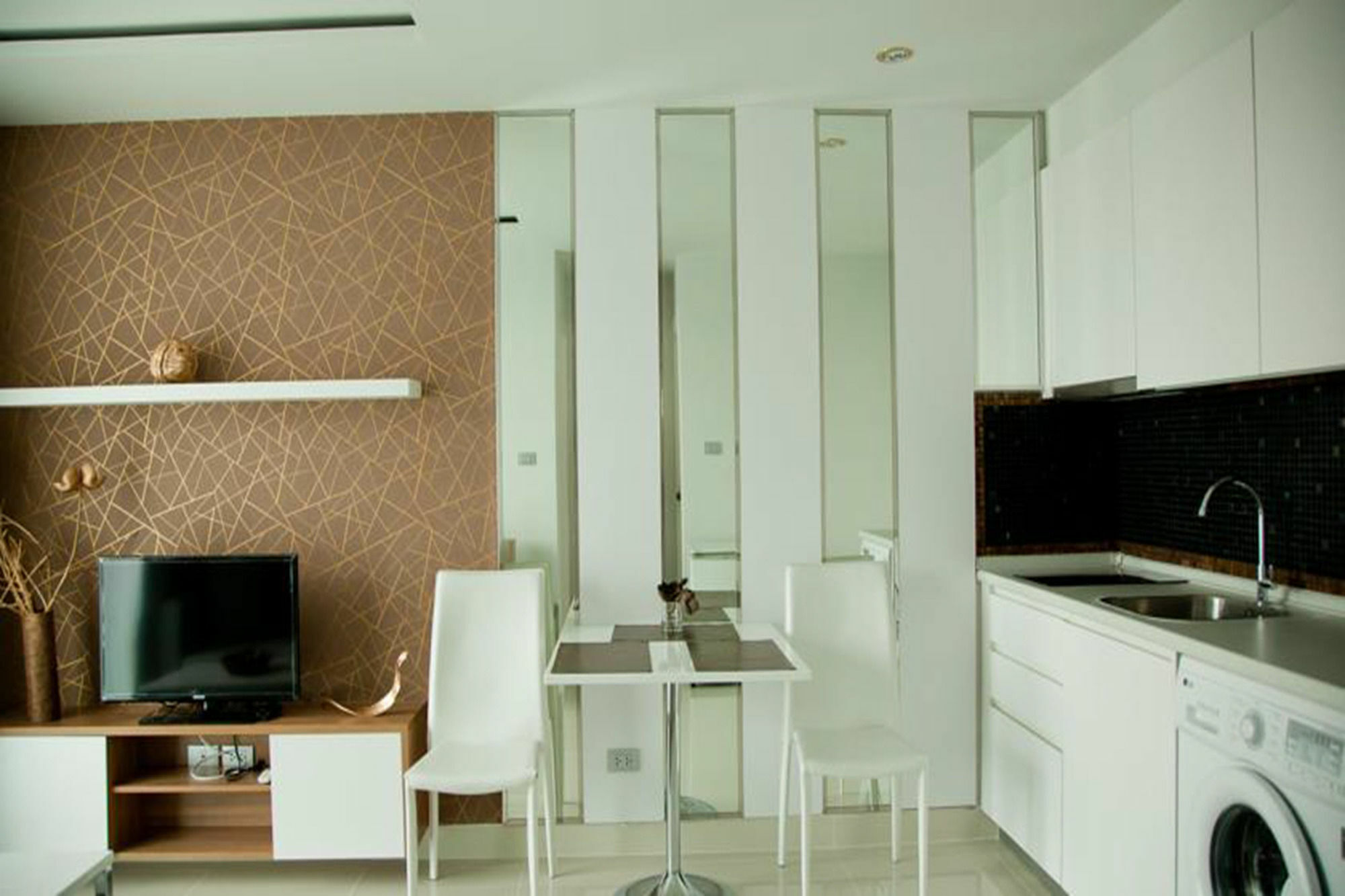 Amazon Pattaya Jomtien Apartments Exterior photo