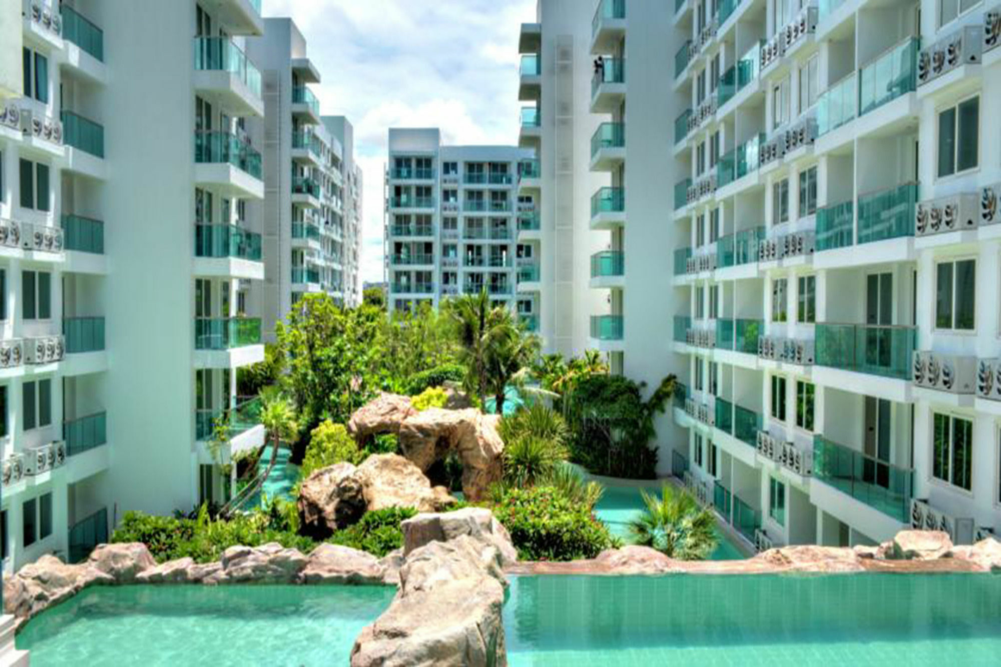 Amazon Pattaya Jomtien Apartments Exterior photo